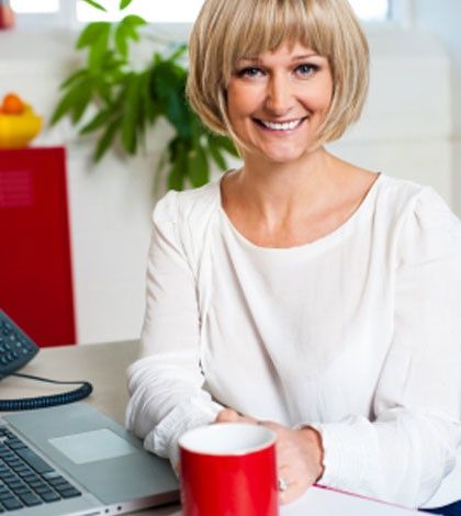 Woman shows how to stop rushing through life in office