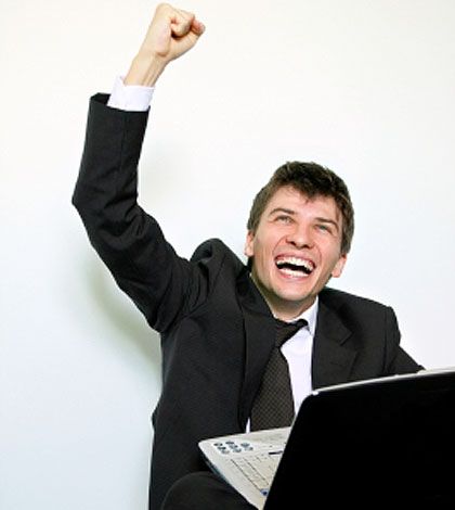 Man showing how to create a successful blog